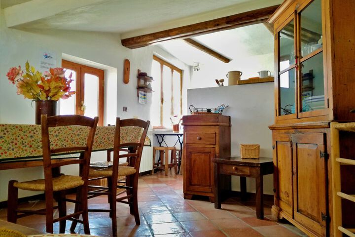 Room 9 of 28