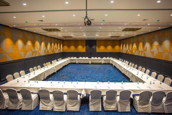 Ballroom/Hall 39 of 45