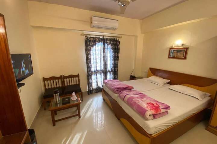 Room 9 of 47