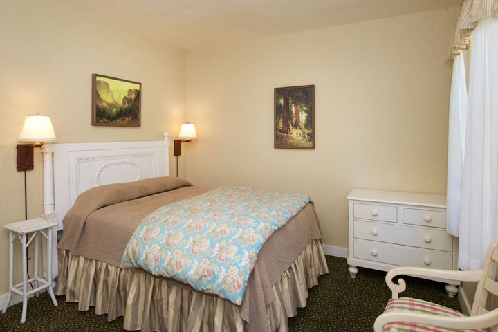 Room 4 of 13