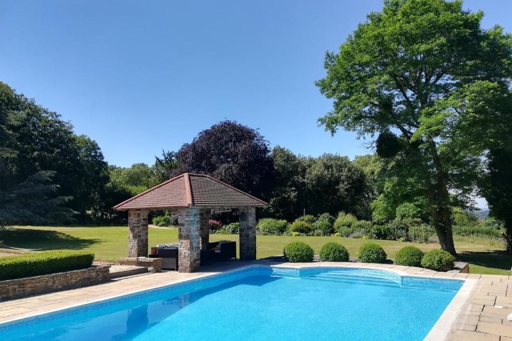 Pool 10 of 16