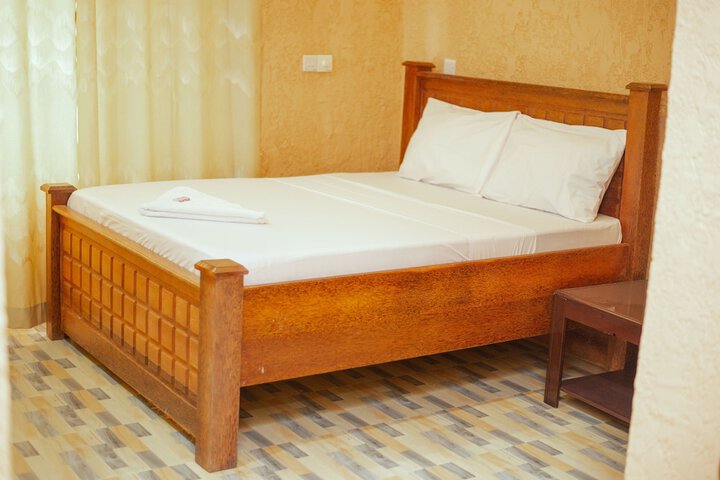 Room 7 of 49