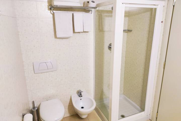 Room 17 of 31