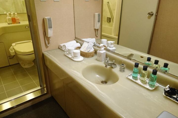 Room 30 of 68