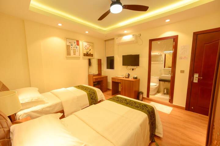 Room 35 of 38