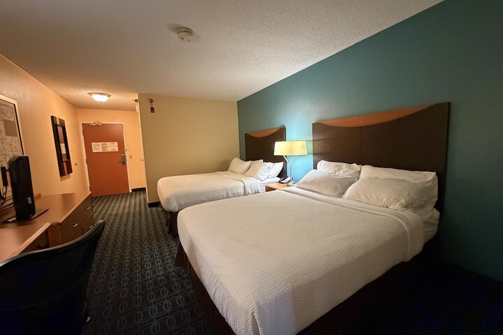 Room 3 of 34