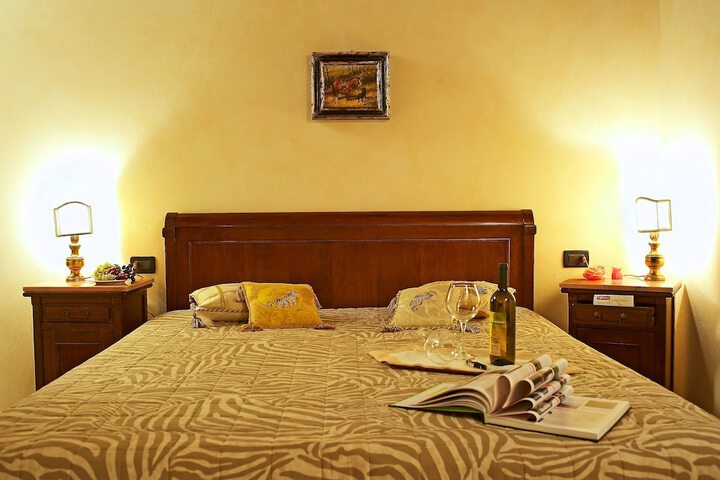 Room 5 of 32