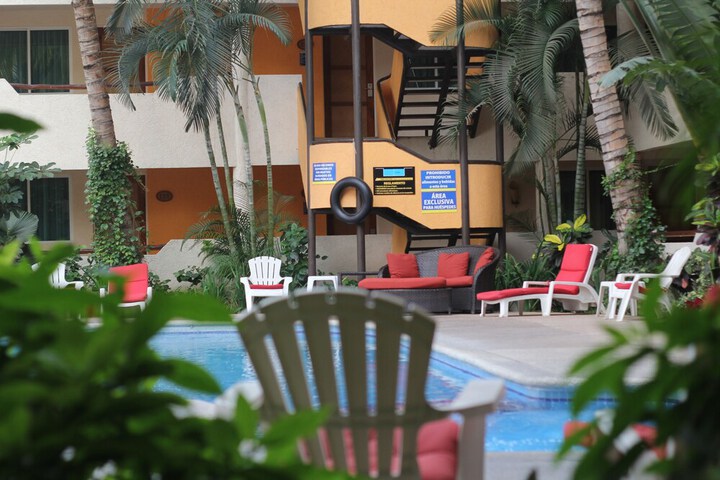 Hotel Exterior 36 of 41