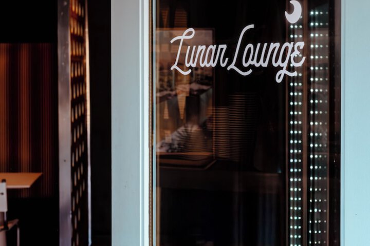 Lounge 45 of 63