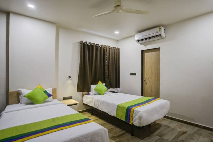 Room 16 of 27