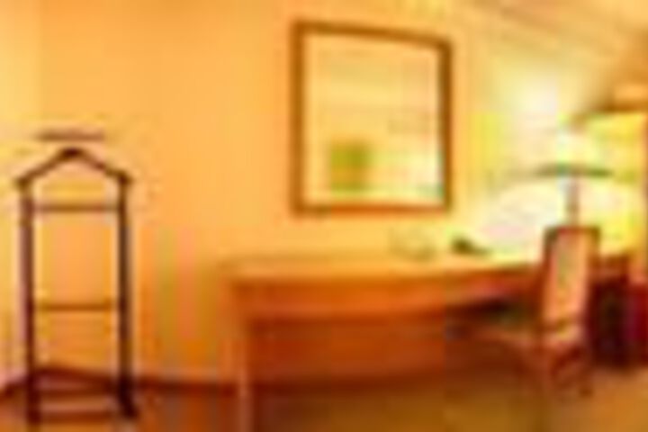 Room 5 of 31