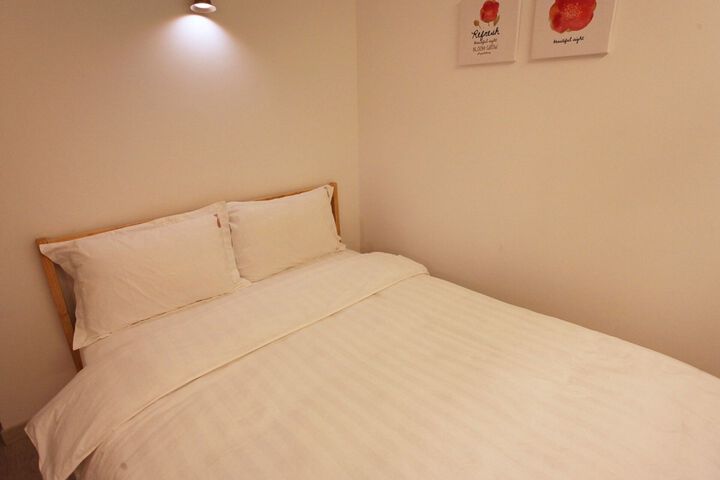 Room 119 of 198