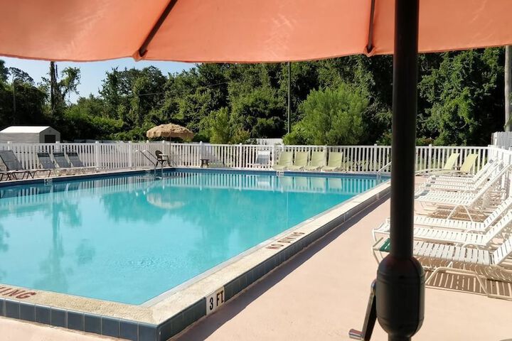 Pool 8 of 10