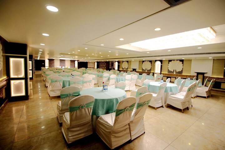Ballroom/Hall 40 of 59