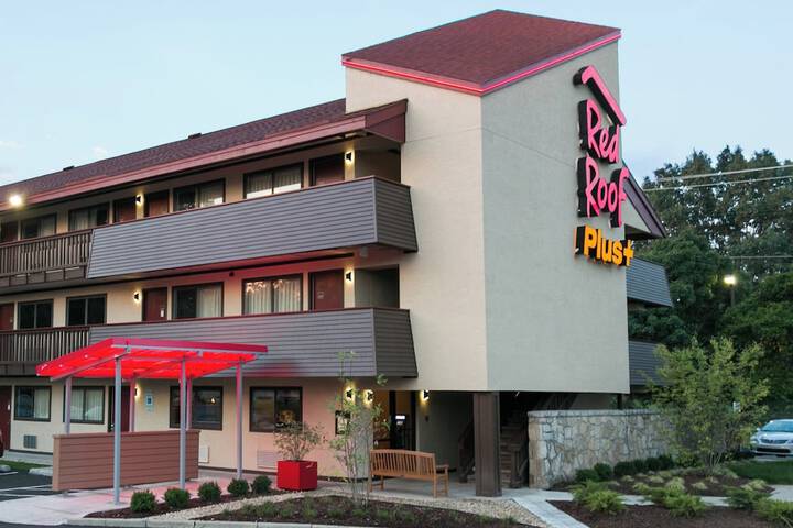 Hotel Entry