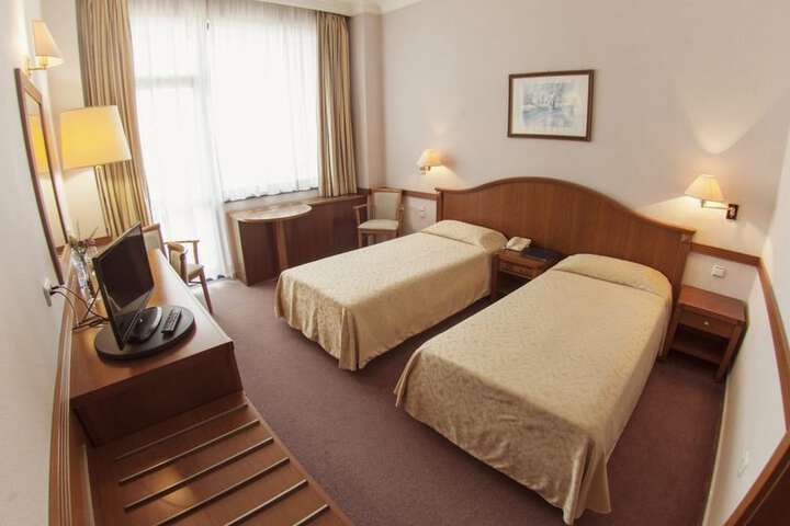 Room 7 of 37