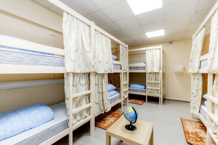 Room 10 of 16