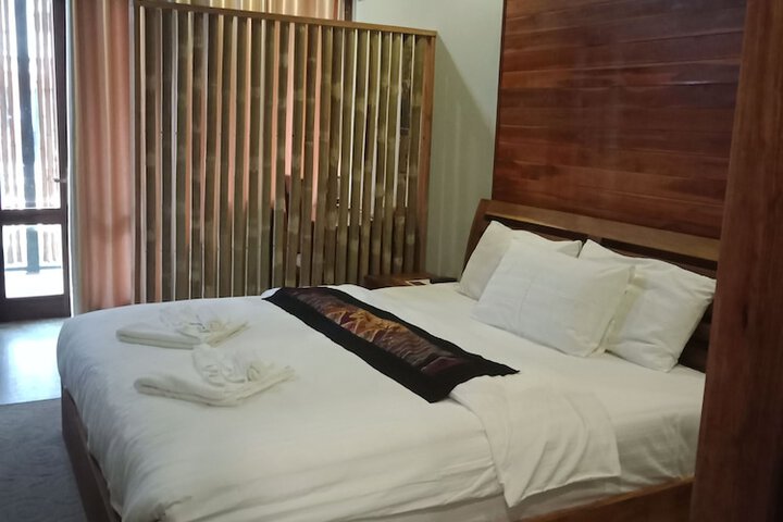 Room 6 of 48