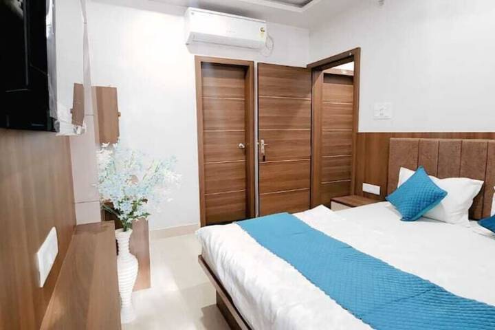 Room 6 of 35