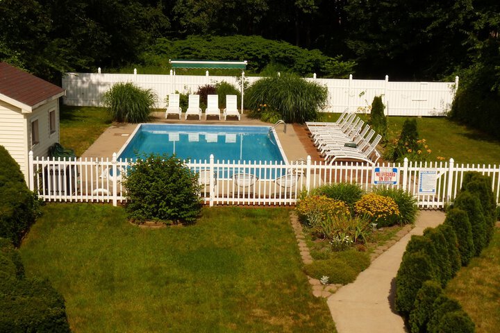 Pool 45 of 57