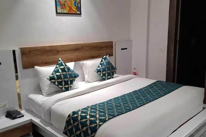 Room 3 of 42