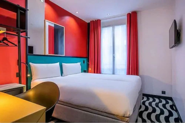 Room 10 of 50