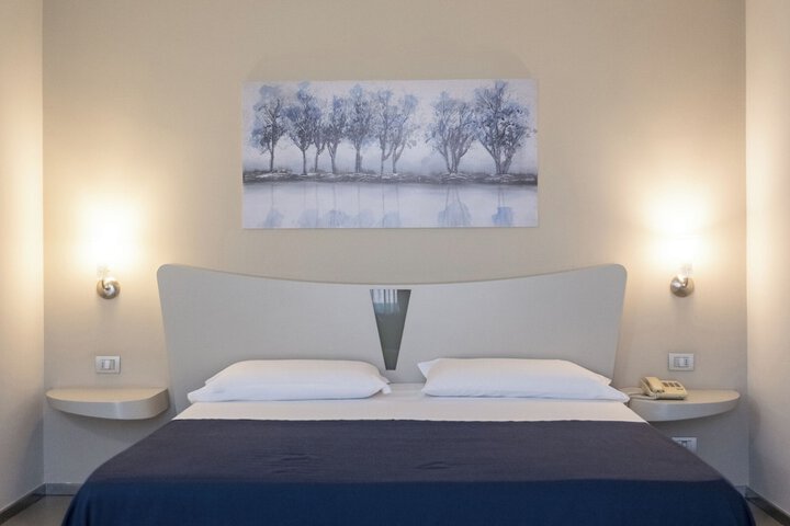 Room 8 of 31
