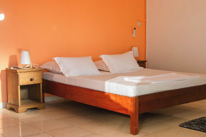 Room 3 of 10