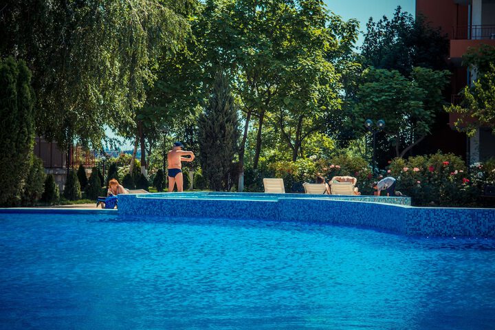 Hotel Pool