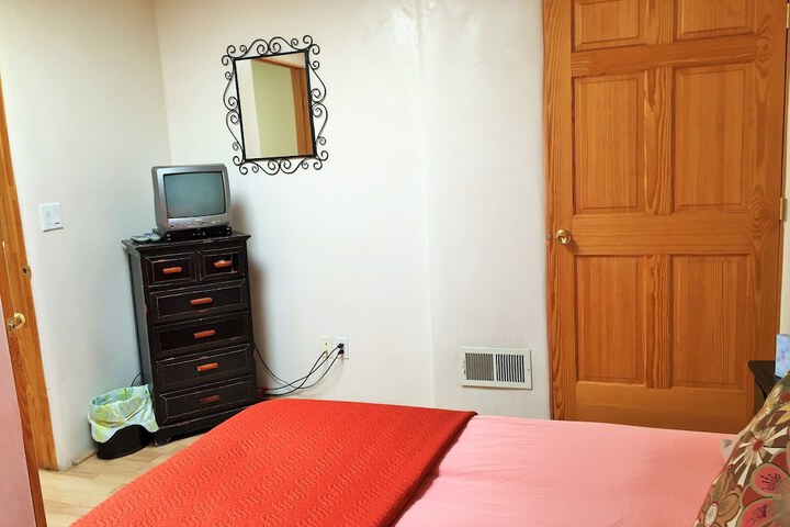 Room 8 of 80