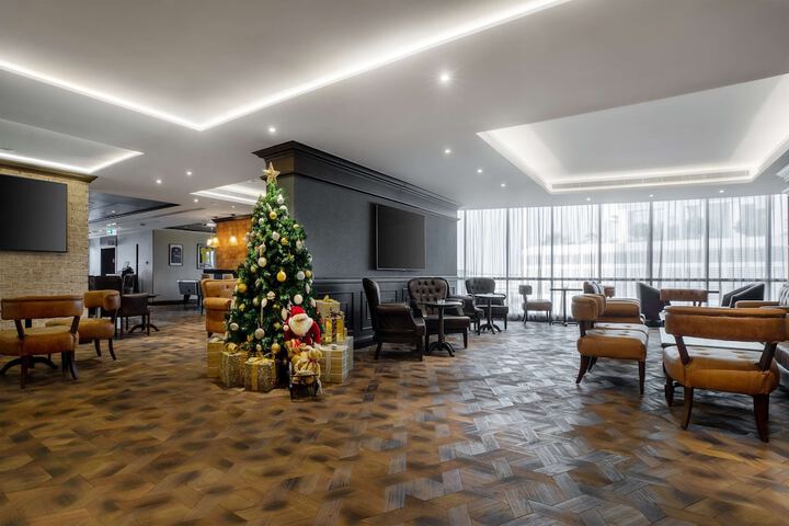 Lounge 155 of 260