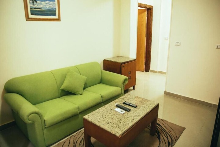Room 11 of 34