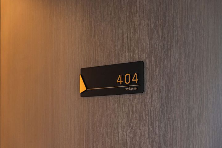 Room 83 of 171