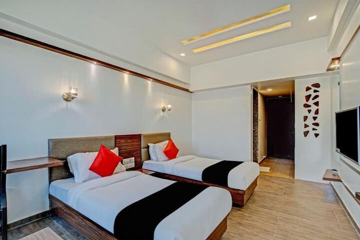 Room 11 of 20