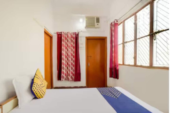 Room 3 of 20