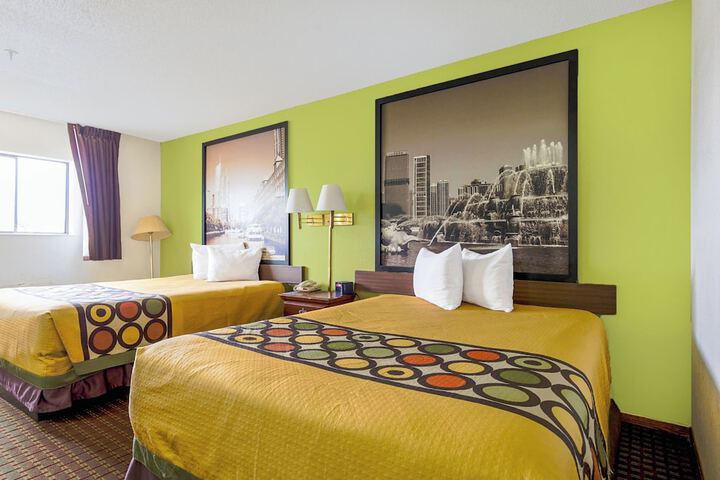 1 Queen Bed (27 of 33)