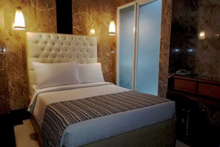 Room 18 of 35