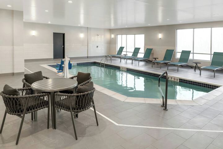 Pool image of TownePlace Suites by Marriott Detroit Taylor