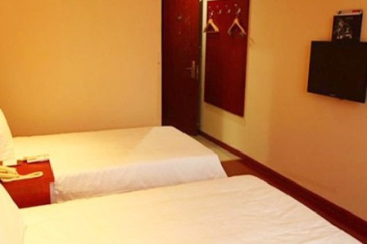 Room 2 of 7