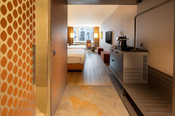 Room 76 of 289