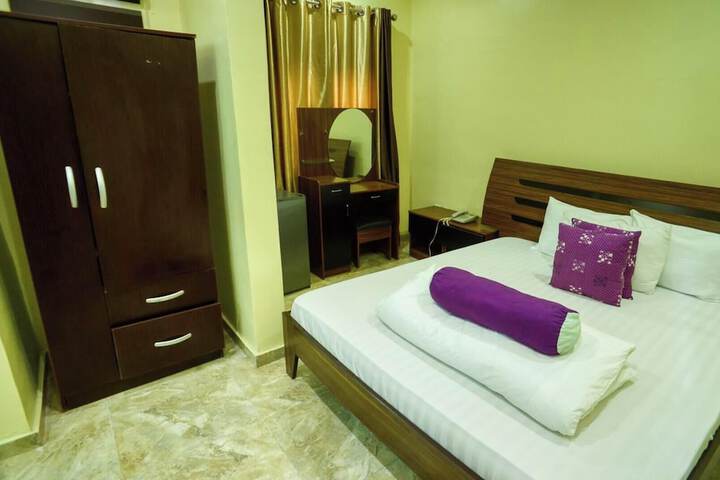 Room 7 of 30