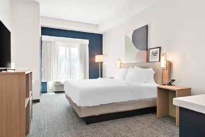 2 Queen Beds (6 of 13)