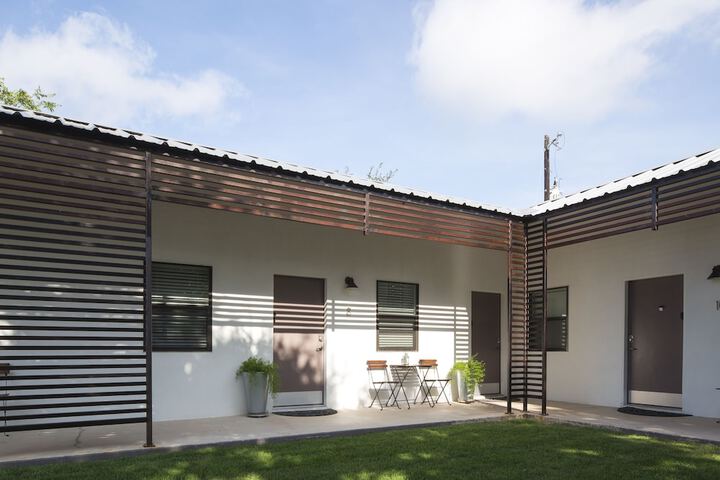 Hotel Exterior 95 of 113