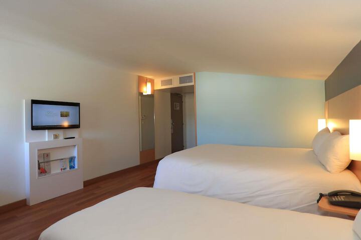 Room 21 of 50