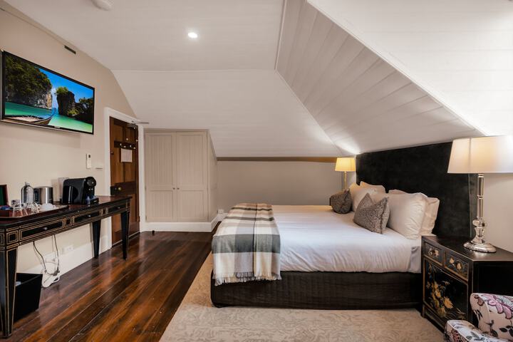 Room 4 of 41