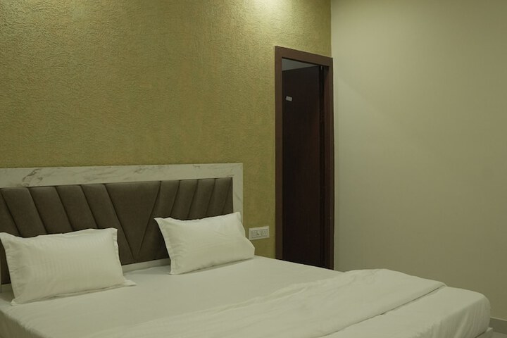 Room 7 of 15