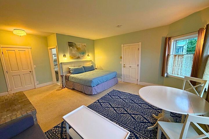 Room 90 of 128