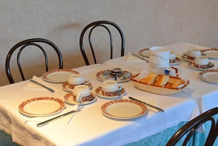 Breakfast/Coffee Service 32 of 53