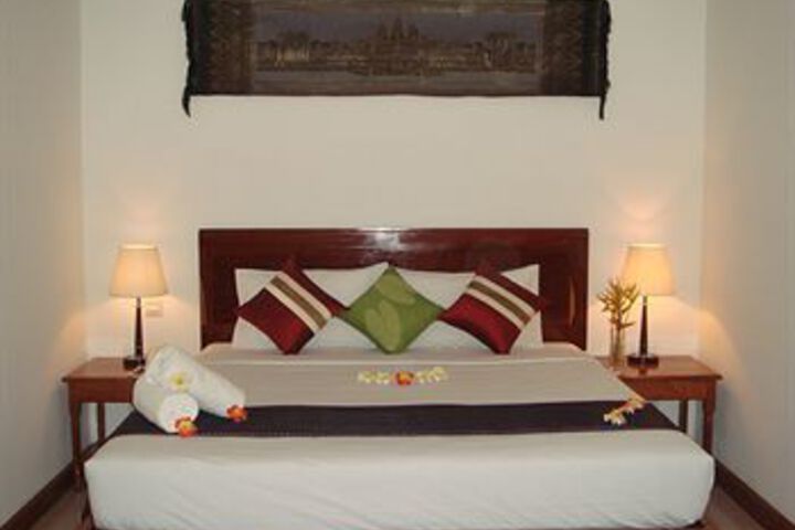 Room 11 of 30