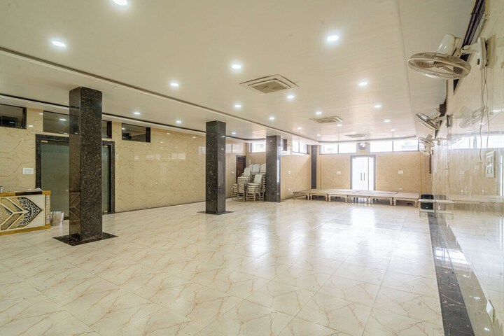 Ballroom/Hall 62 of 73